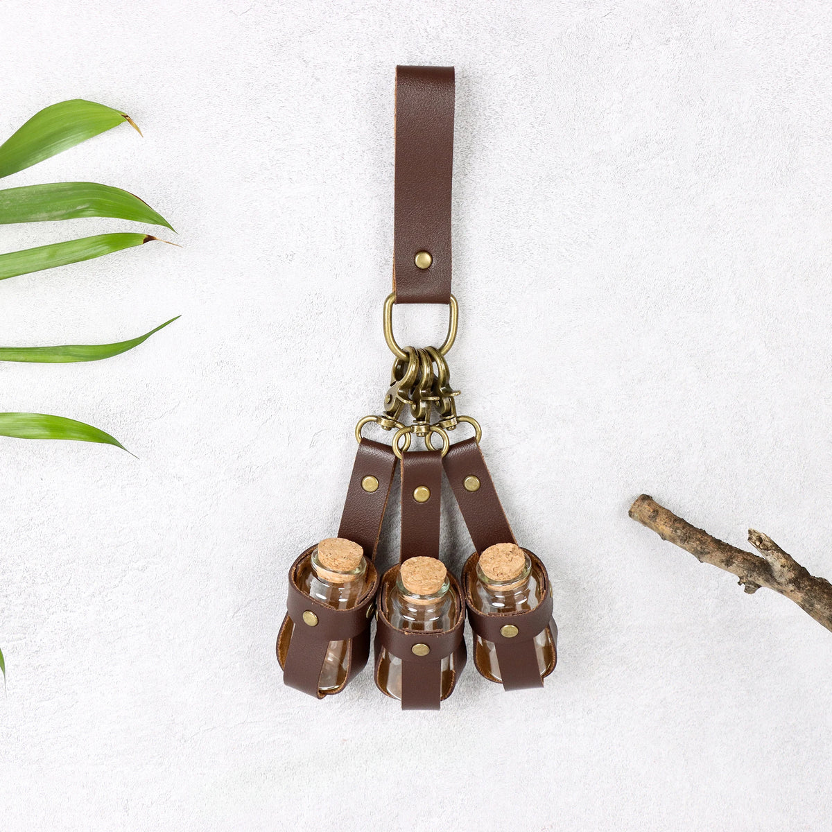 Medieval Cosplay Accessory、Halloween Magic Potion Pendant、PU Leather Cork Bottle Charm、Gothic Potion Vial、Themed Party Halloween