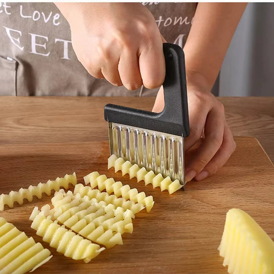 Crinkle Cutter – Stainless Steel Wavy Vegetable Slicer