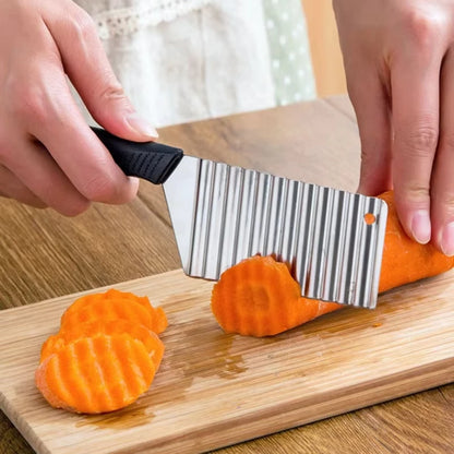 Crinkle Cutter – Stainless Steel Wavy Vegetable Slicer