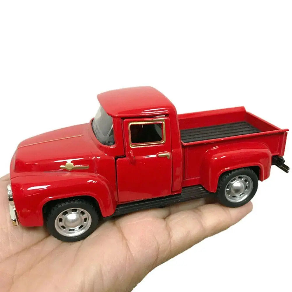 1:32 Red Vintage Metal Truck Model – Diecast Pull-Back Car