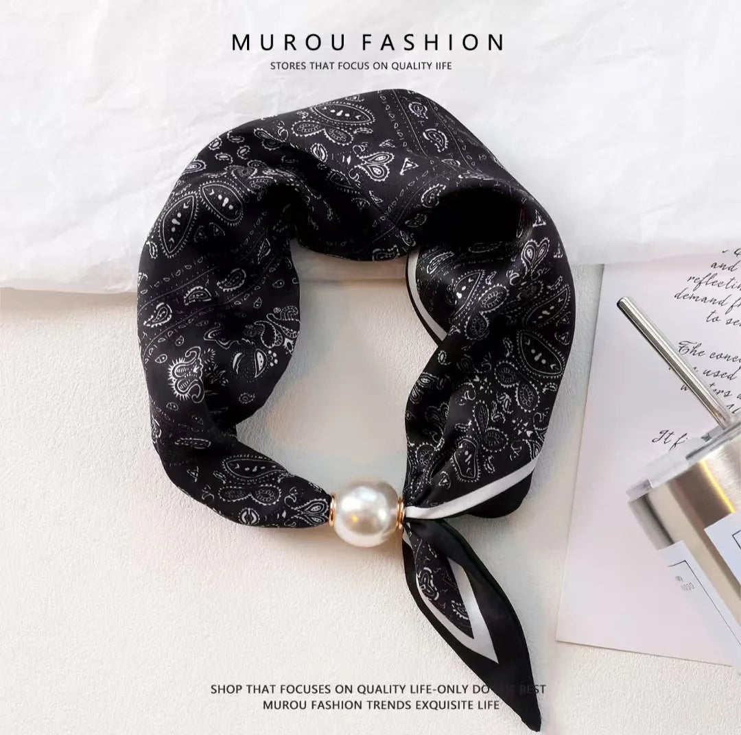 Ladies Elegant Pearl Tail Magnetic Clasp Scarf