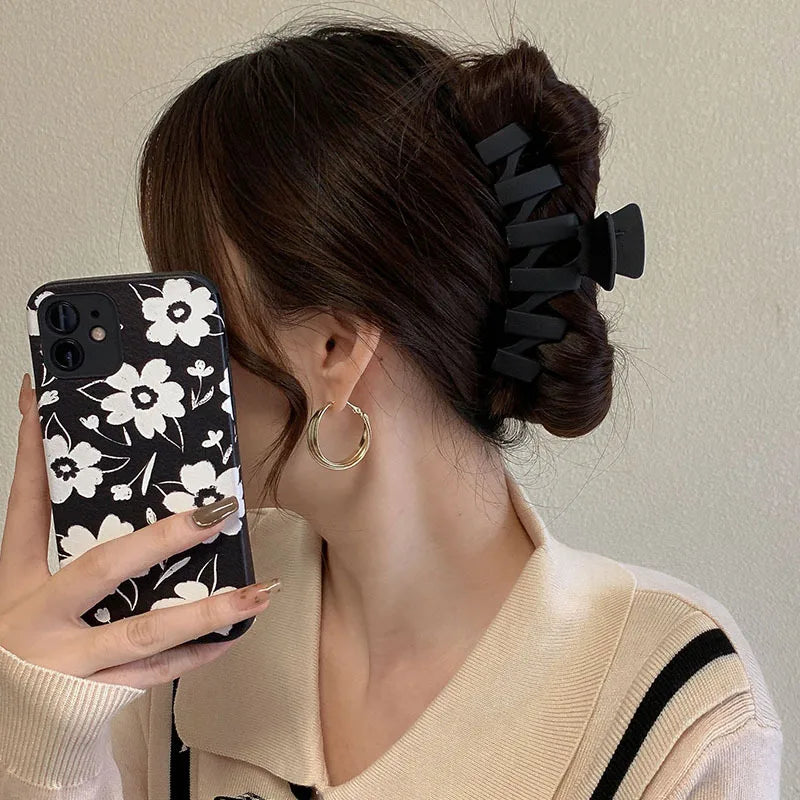 Black Geometric Hair Claw Clip for Women Long Hair